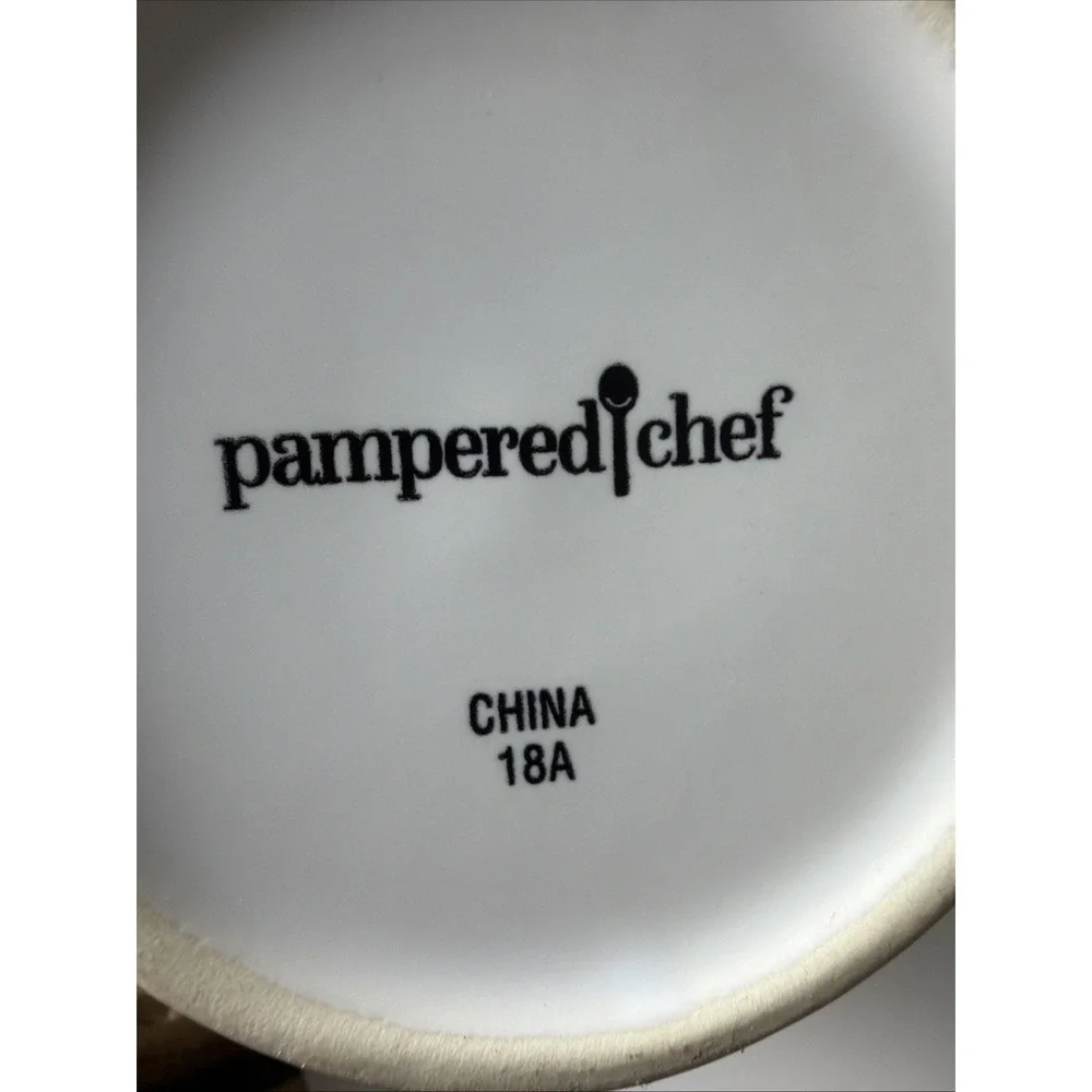 Pampered Chef Ceramic Egg Cooker Mug -‎ White No Sleeve With Lid